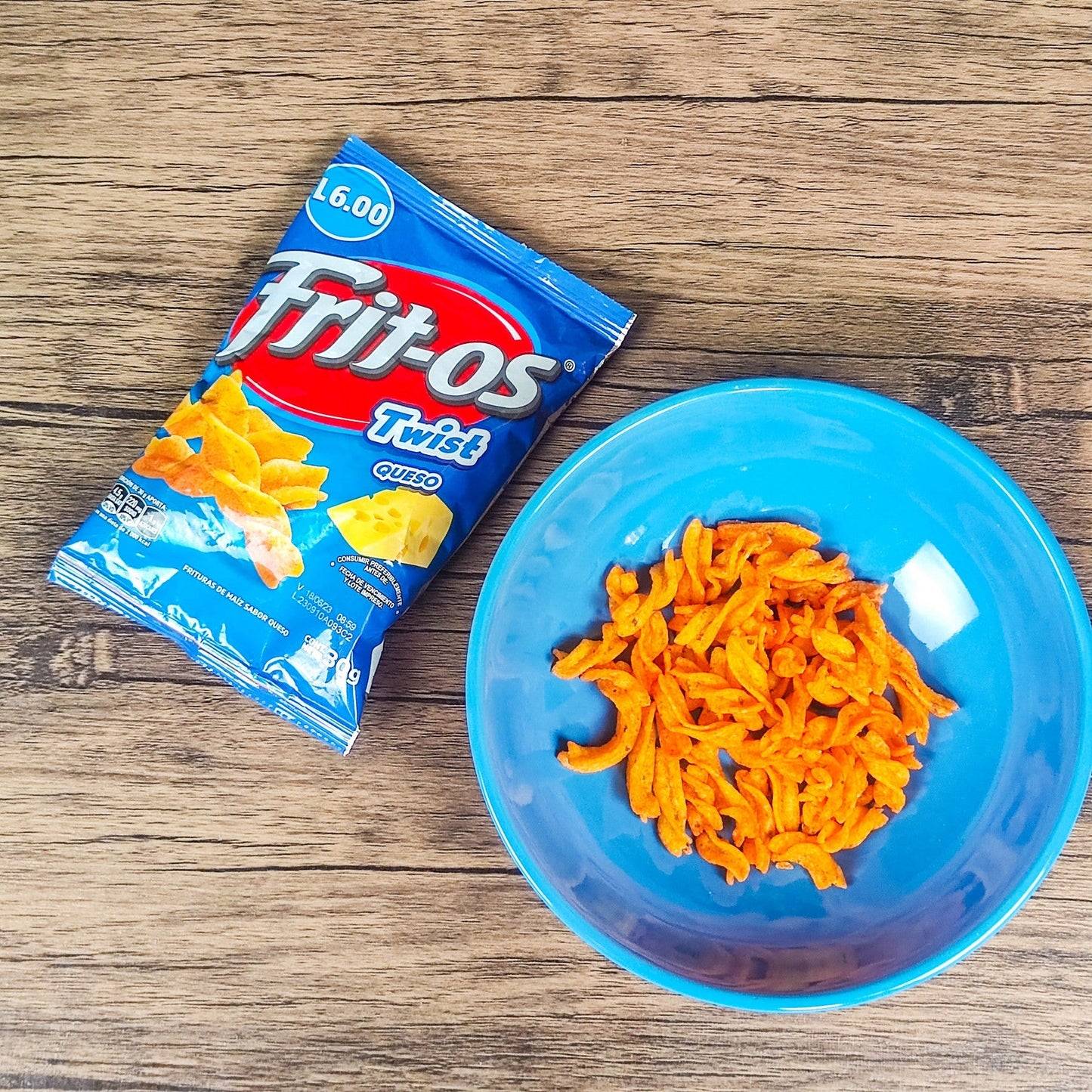 Frit-os. Antojitos. (6 unidades). Churros pequeños. 28g. Frito-Lay