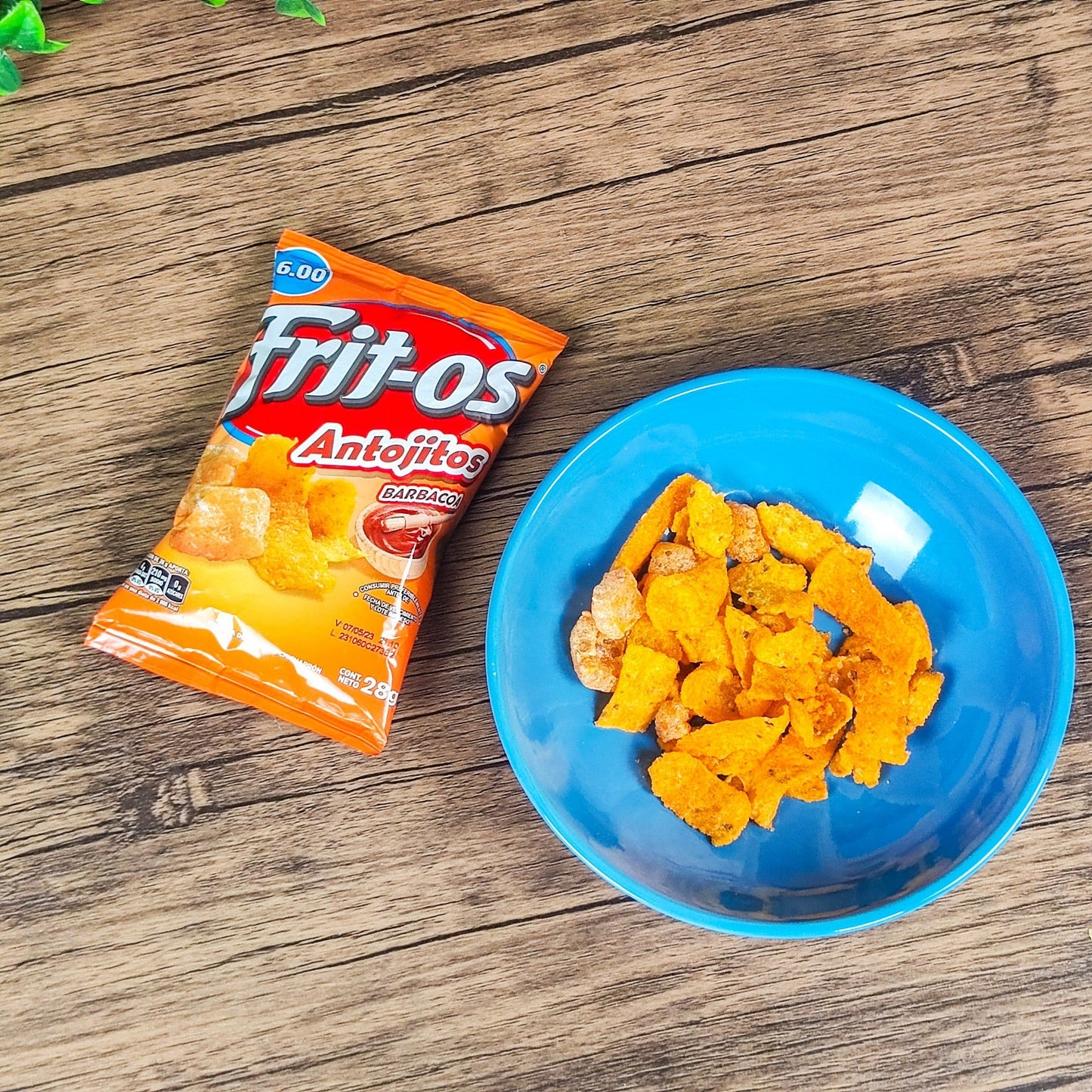 Frit-os. Antojitos. (6 unidades). Churros pequeños. 28g. Frito-Lay