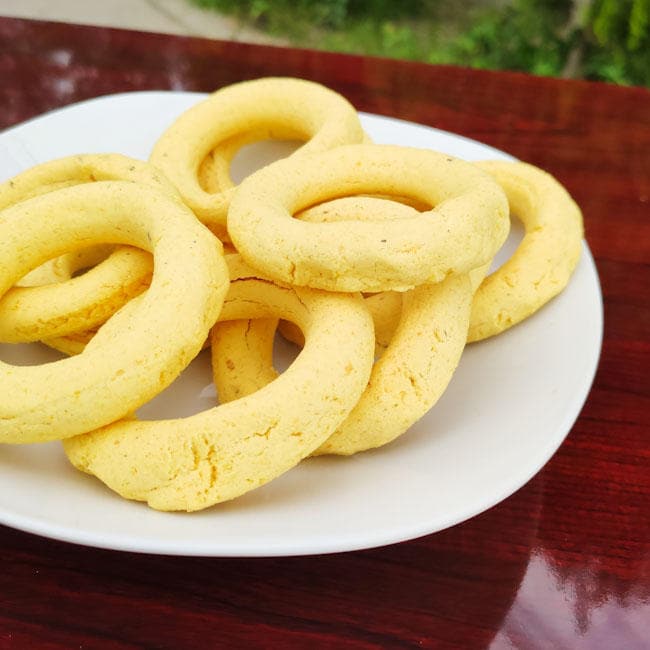 Rosquillas Premium Grandes, 10 Unidades, 255g - Coagrin. Disfruta de estas deliciosas rosquillas artesanales, perfectas para compartir en cualquier ocasión. Calidad superior en cada bocado.