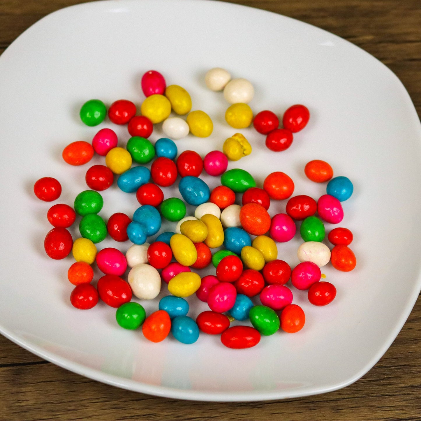 Huevitos. (Chocolate con mani confitado). Paquete grande. 170g. Confiteria americana