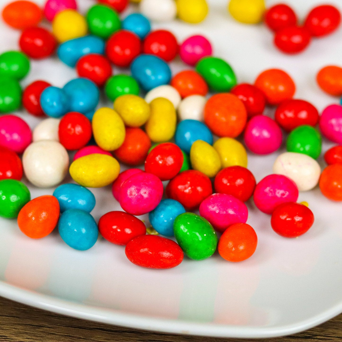 Huevitos. (Chocolate con mani confitado). Paquete grande. 170g. Confiteria americana