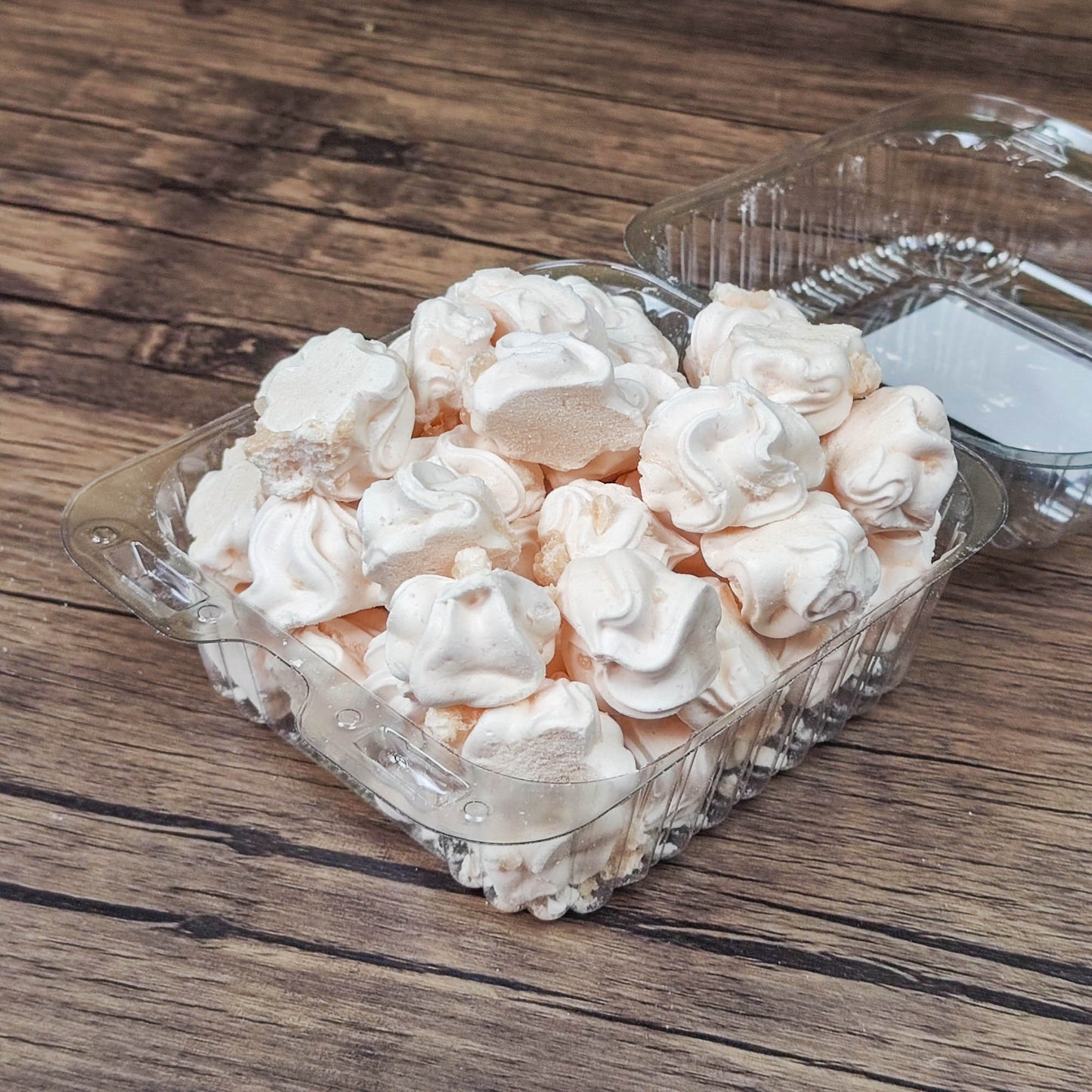 Espumillas pequeñas en bandeja. Rosadas o color crema. 200g. La cabaña