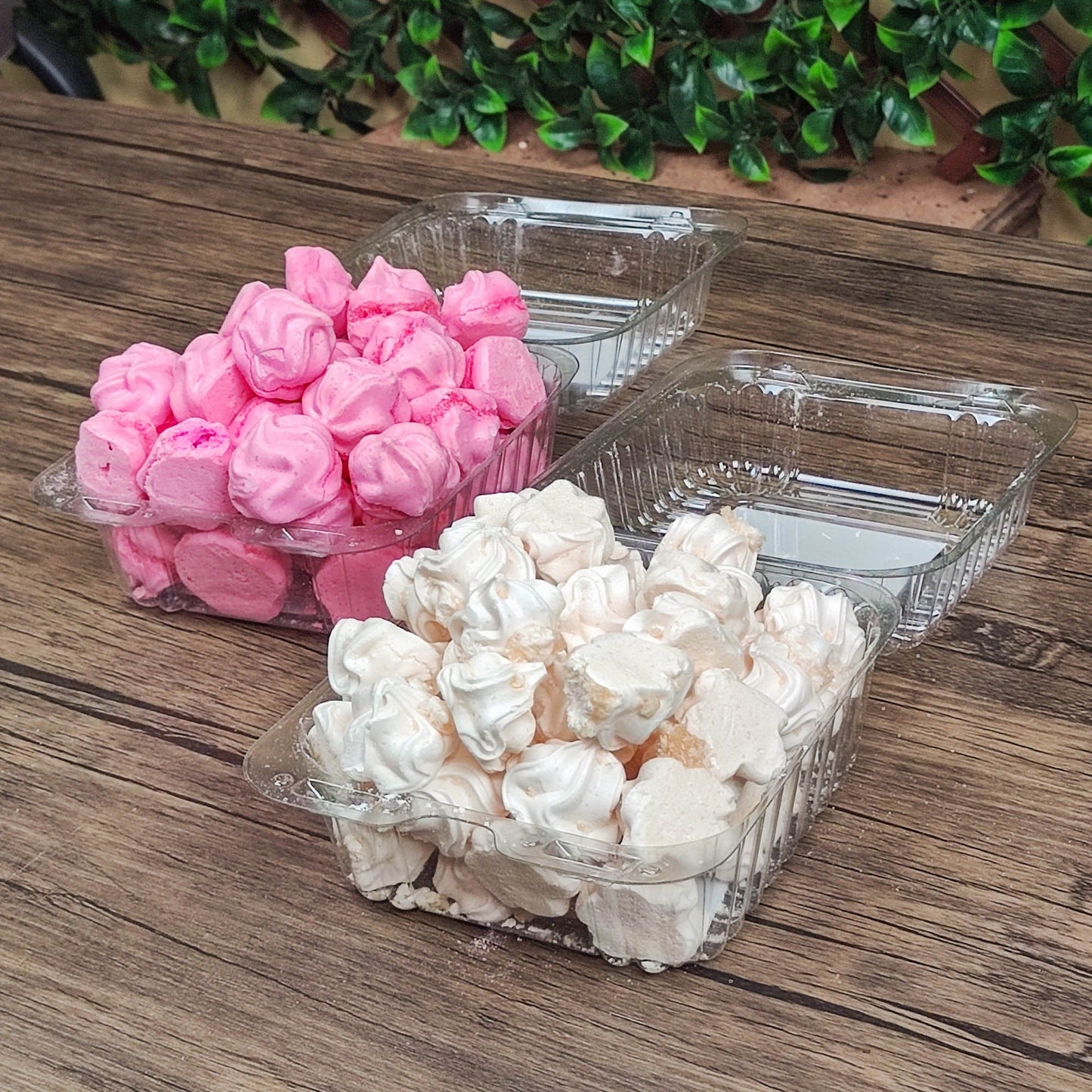Espumillas pequeñas en bandeja. Rosadas o color crema. 200g. La cabaña