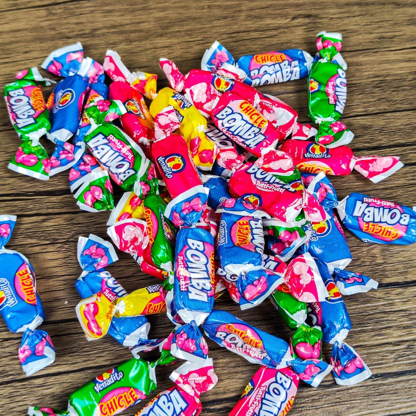Chicle bomba Tutti-Frutti. Paquete. 144g. Confites venadito
