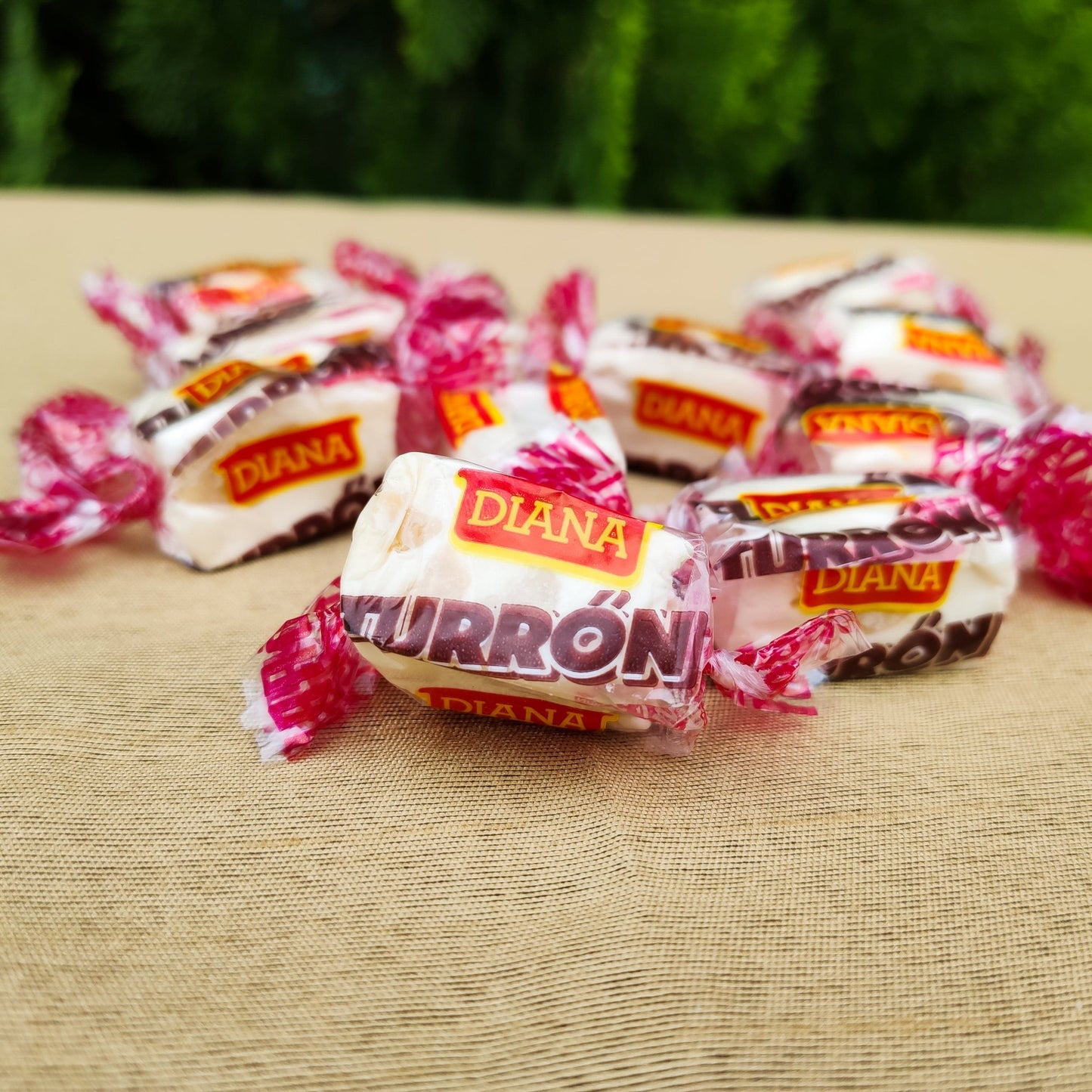 Caramelo Turron de Diana. Paquete grande con 23 caramelos. 160g