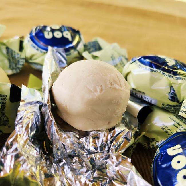 Chocolate BON O BON (bonobon). Chocolate negro o blanco. Paquete. 90g